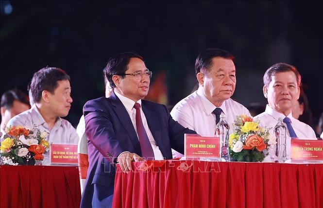 Thủ tướng Phạm Minh Chính dự Chương trình nghệ thuật đặc biệt “Hà Nội - từ mùa Thu lịch sử năm 1945”. Ảnh: Dương Giang/TTXVN Thủ tướng Phạm Minh Chính dự Chương trình nghệ thuật đặc biệt “Hà Nội - từ mùa Thu lịch sử năm 1945”. Ảnh: Dương Giang/TTXVN