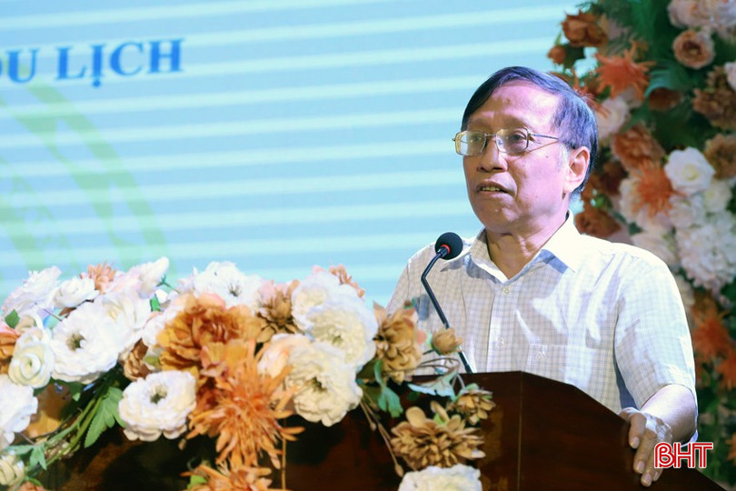 Tiến sỹ Hoàng Minh Thái - nguyên Vụ trưởng Vụ Pháp chế (Bộ VH-TT&DL) truyền đạt một số chuyên đề về văn hóa, gia đình. img-2964-1706.jpg