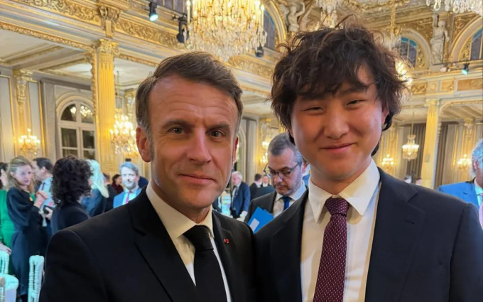 Tổng thống Pháp Emmanuel Macron (trái) và Alexandr Wang. Ảnh: X/Alexandr Wang Tổng thống Pháp Emmanuel Macron (trái) và Alexandr Wang. Ảnh: X/Alexandr Wang