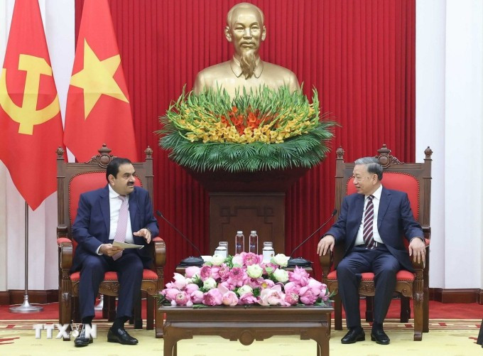 Tổng Bí thư Tô Lâm tiếp ông Gautam Adani, Chủ tịch Tập đoàn Adani Ấn Độ ngày 30/7. Ảnh: TTXVN Tổng Bí thư Tô Lâm tiếp ông Gautam Adani, Chủ tịch Tập đoàn Adani Ấn Độ ngày 30/7. Ảnh: TTXVN