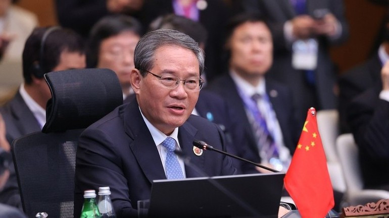 Thủ tướng Trung Quốc Lý Cường phát biểu tại Hội nghị Cấp cao ASEAN+3 lần thứ 28. (Ảnh: VGP/Nhật Bắc) Thủ tướng Trung Quốc Lý Cường phát biểu tại Hội nghị Cấp cao ASEAN+3 lần thứ 28. (Ảnh: VGP/Nhật Bắc)