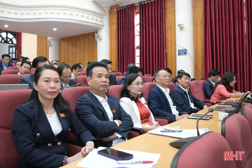 Đại biểu tham dự kỳ họp. bqbht_br_az9a-3359.jpg