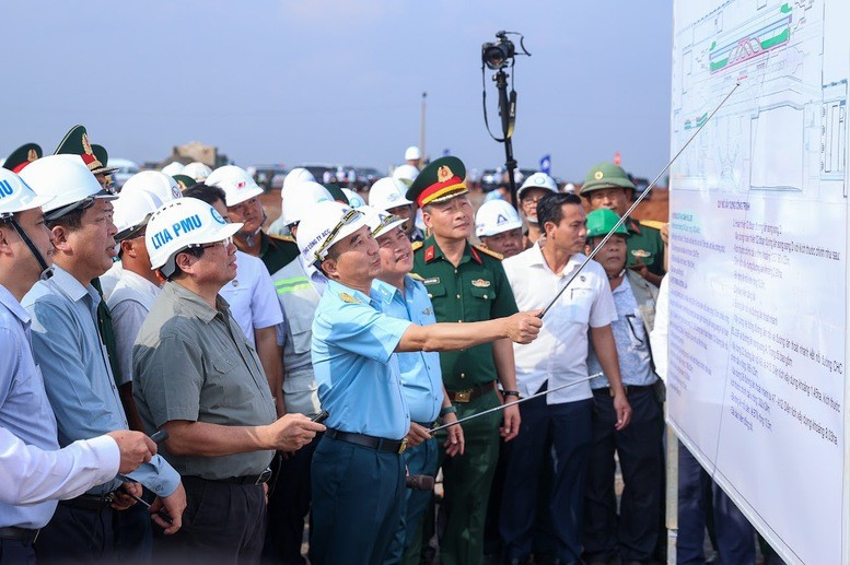 Đây là lần thứ 8, Thủ tướng Phạm Minh Chính kiểm tra dự án này - Ảnh: VGP/Nhật Bắc Đây là lần thứ 8, Thủ tướng Phạm Minh Chính kiểm tra dự án này - Ảnh: VGP/Nhật Bắc