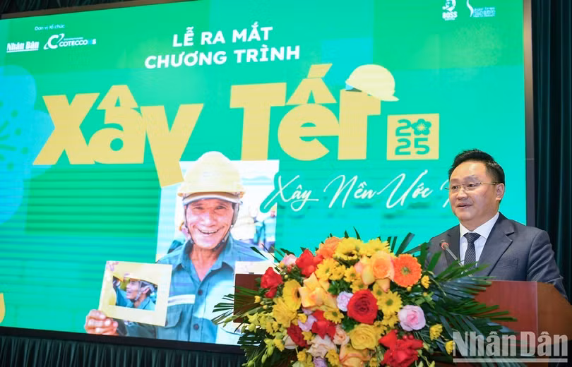 Đồng chí Phan Văn Hùng - Phó Tổng Biên tập Báo Nhân Dân phát biểu tại sự kiện.