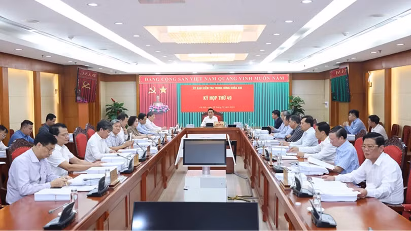 screenshot-2024-10-29-at-18-50-32-de-nghi-cap-co-tham-quyen-xem-xet-thi-hanh-ky-luat-mot-so-ban-thuong-vu-tinh-uy-va-dang-vien.png