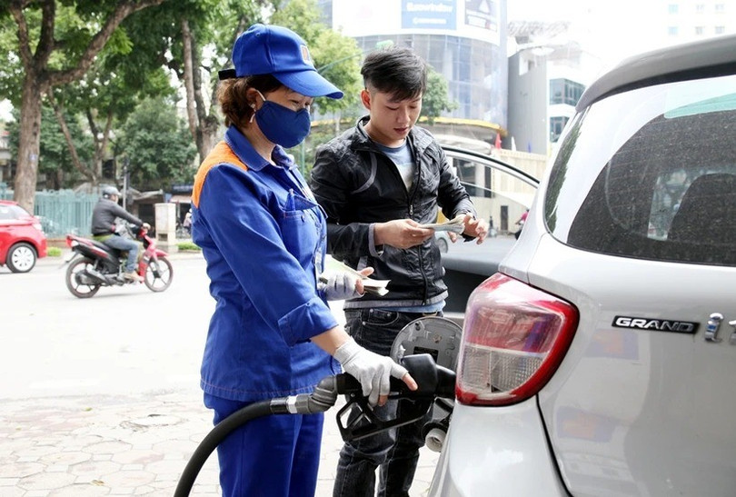 Một điểm bán xăng của Petrolimex tại Hà Nội. (Ảnh: Đức Duy/Vietnam+). petrolimex1jpg.jpg
