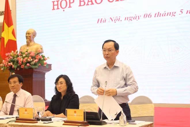 Phó Thống đốc Thường trực Ngân hàng Nhà nước Đào Minh Tú phát biểu tại Họp báo. (Ảnh: PV/Vietnam+)