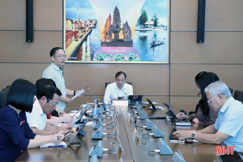 ĐBQH Đoàn Hà Tĩnh cùng các tỉnh Hải Dương, Ninh Thuận thảo luận tổ chiều 12/5. bqbht_br_2doanhatinh.jpg