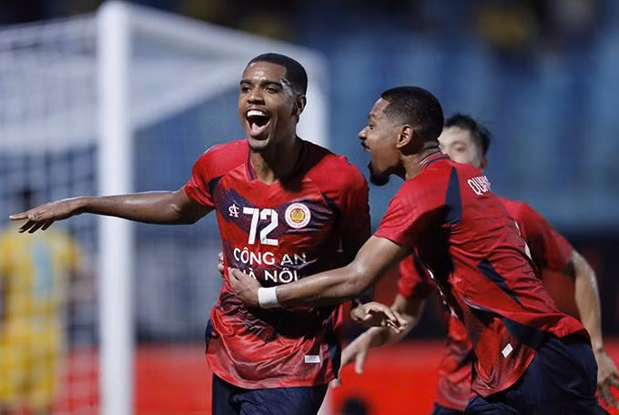 CLB Công an Hà Nội sớm mở tỷ số - Ảnh: Minh Tuấn