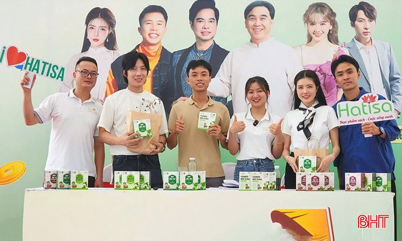 Hà Tĩnh tổ chức sự kiện livestream sản phẩm OCOP của tỉnh, mời các KOLs và KOC và những người có tầm ảnh hưởng để quảng bá sản phẩm OCOP của tỉnh, giúp nâng cao uy tín và thu hút khách hàng. bqbht_br_z6813216417576-fdb72f3e4bf0058c744c7d3ffc81a27b.jpg
