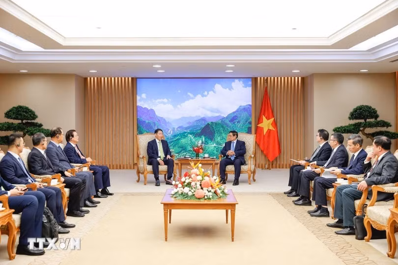 Thủ tướng Phạm Minh Chính tiếp ông Cho Hyun-joon, Chủ tịch Tập đoàn Hyosung (Hàn Quốc). (Ảnh: Dương Giang/TTXVN)