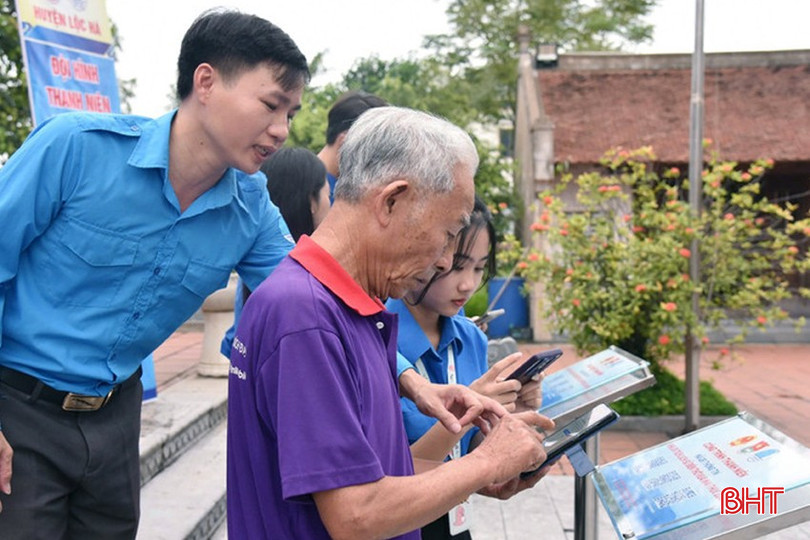 Ban Thường vụ Tỉnh ủy Hà Tĩnh đã chỉ đạo xây dựng kế hoạch thực hiện phong trào thi đua “Bình dân học vụ số” phù hợp với đặc điểm, tình hình của ngành, địa phương, đơn vị, hướng tới thực hiện mục tiêu phổ cập chuyển đổi số toàn dân. bqbht_br_z5919411718137-7e87c7fb83e8762184e28ec94eacc862-884-7484.jpg