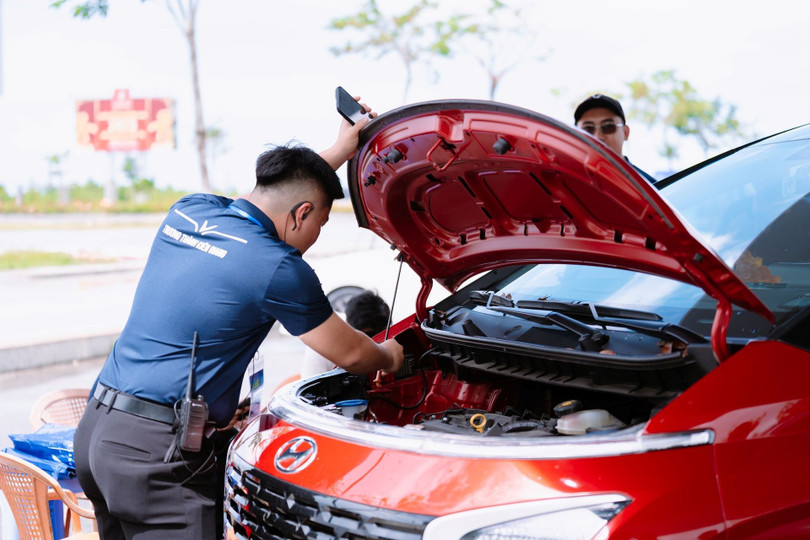 Khách hàng được định giá xe xăng cũ ngay tại sự kiện và nhận nhiều ưu đãi khi lên đời xe điện. 3.jpg