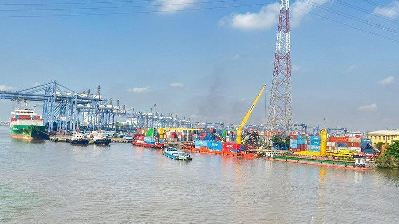 Năm 2024, Việt Nam xuất khẩu sang Hoa Kỳ chiếm khoảng 29,5% tổng kim ngạch xuất khẩu với giá trị đạt 119,5 tỷ USD. Các mặt hàng xuất khẩu chủ lực, gồm máy tính, sản phẩm điện tử, linh kiện, máy móc, thiết bị, dệt may và gỗ... (Ảnh: Vietnam+) z5685695853782-f71be641eff815044.jpg