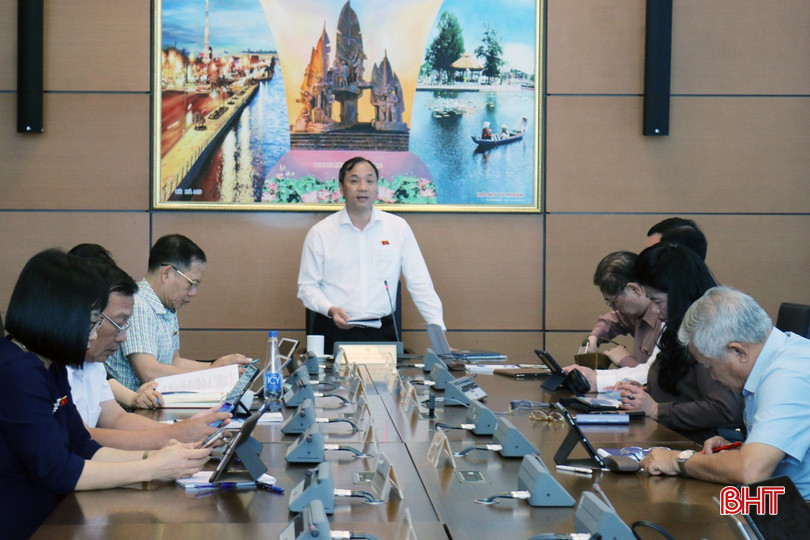 Đại biểu Quốc hội đoàn Hà Tĩnh cùng các tỉnh Hải Dương, Ninh Thuận tham gia thảo luận tổ chiều 12/5. bqbht_br_1tothaoluan3chieu125.jpg