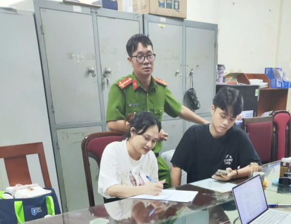 Đối tượng Ngô Thị Thêu tại cơ quan Công an. Đối tượng Ngô Thị Thêu tại cơ quan Công an.