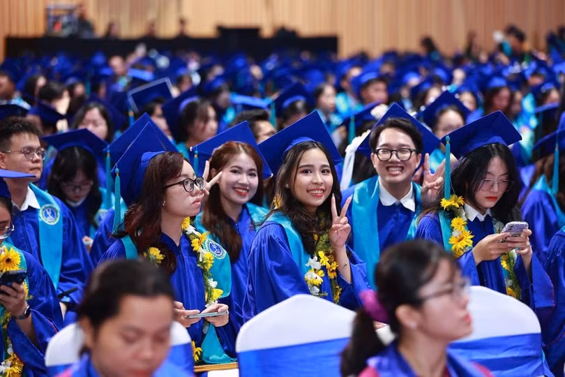 Chỉ có 10 sinh viên trong tổng số sinh viên 1.454 tốt nghiệp năm 2024 tại Trường Đại học Luật TPHCM xếp loại xuất sắc (Ảnh: An Nguyễn).