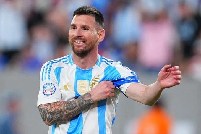 Messi may mắn không phải ngồi tù.