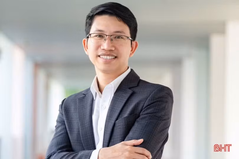 Tiến sĩ Nguyễn Viết Hương (quê thị trấn Nghèn, Can Lộc) là 1 trong 10 gương mặt trẻ Việt Nam tiêu biểu năm 2024.