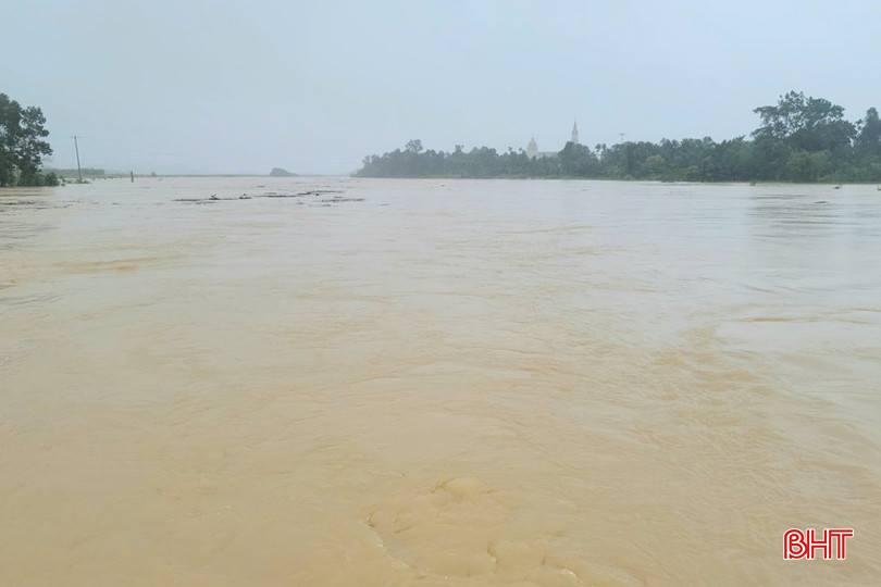 Lũ trên sông Ngàn Sâu đang lên nhanh. bqbht_br_b0a3f94d1e3a9564cc2b.jpg