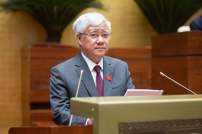Chủ tịch Ủy ban Trung ương Mặt trận Tổ quốc Việt Nam Đỗ Văn Chiến trình bày báo cáo. (Ảnh: QH/Vietnam+) Chủ tịch Ủy ban Trung ương Mặt trận Tổ quốc Việt Nam Đỗ Văn Chiến trình bày báo cáo. (Ảnh: QH/Vietnam+)