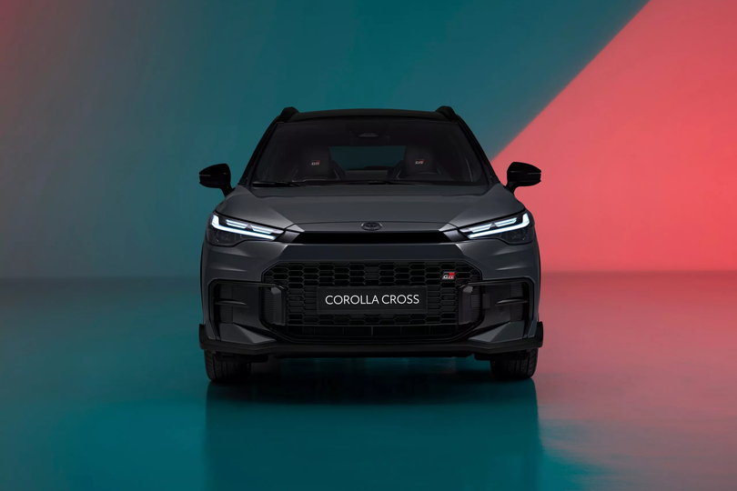 Hệ thống an toàn Toyota T-Mate hỗ trợ cập nhật qua giao thức không dây, bao gồm các tính năng từ Toyota Safety Sense thế hệ thứ ba và nhiều công nghệ hỗ trợ lái tiên tiến.