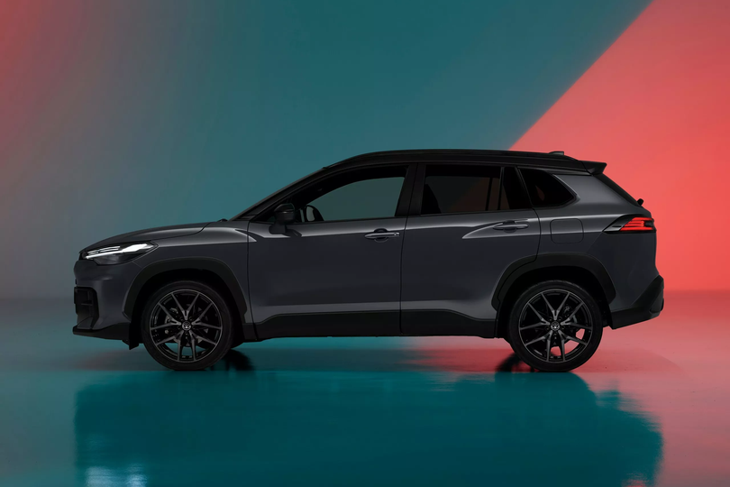 Khả năng cách âm của mẫu SUV này cũng được cải thiện với lớp vật liệu bổ sung ở phần mui xe, cửa thông gió hàng ghế sau và phía sau bảng taplo.