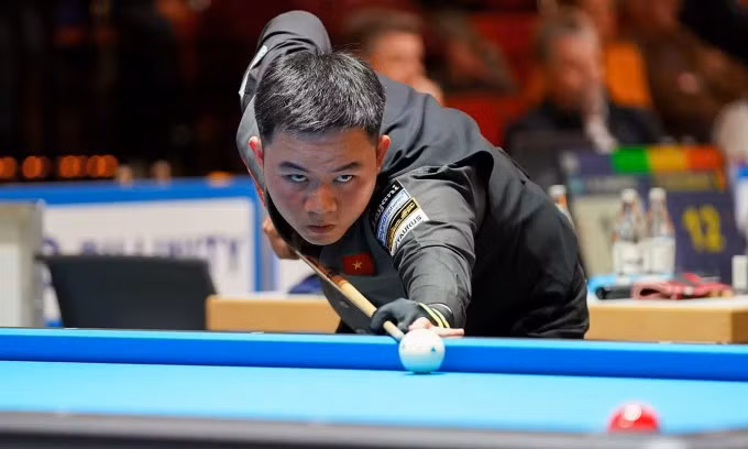 Bao Phương Vinh trong ngày thi đầu vòng bảng carom 3 băng đồng đội thế giới tại thành phố Viersen, Đức ngày 13/3/2025. Ảnh: Ton Smilde