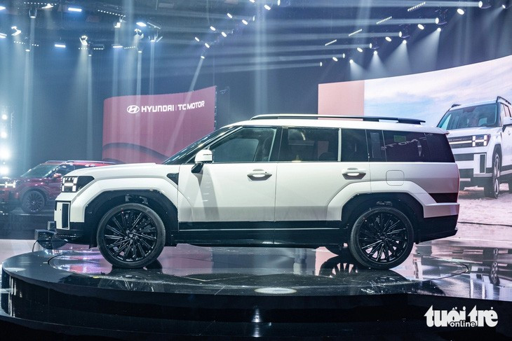 Xe gây ấn tượng ngay từ phần nhìn với thiết kế hình hộp với nhiều đường thẳng - Ảnh: THẾ ANH