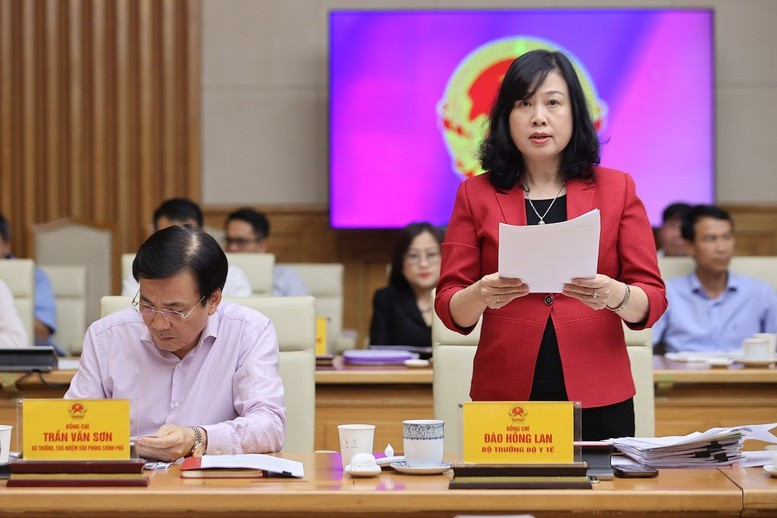 Bộ trưởng Bộ Y tế Đào Hồng Lan trình bày nội dung Nghị quyết về y tế trình Bộ Chính trị - Ảnh: VGP/Nhật Bắc Bộ trưởng Bộ Y tế Đào Hồng Lan trình bày nội dung Nghị quyết về y tế trình Bộ Chính trị - Ảnh: VGP/Nhật Bắc