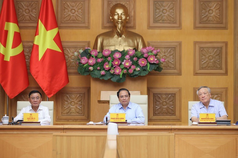 Các đồng chí lãnh đạo tham dự cuộc họp - Ảnh: VGP/Nhật Bắc Các đồng chí lãnh đạo tham dự cuộc họp - Ảnh: VGP/Nhật Bắc