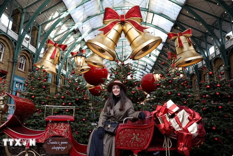 Giáng sinh tại London, Anh. (Ảnh: THX/TTXVN). screenshot-2024-12-24-at-14-31-07-su-that-bat-ngo-ve-ca-khuc-giang-sinh-jingle-bells-vietnam-vietnamplus.png