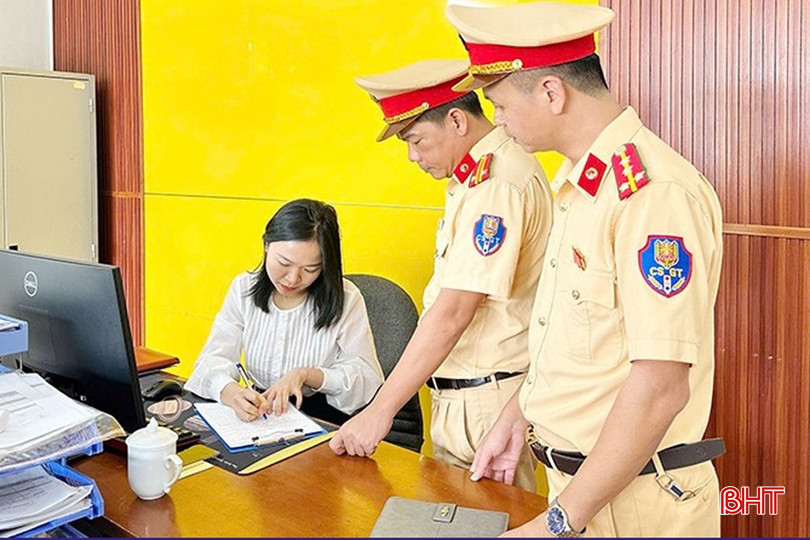 Lực lượng CSGT kiểm tra điều kiện hoạt động của các đơn vị kinh doanh vận tải bqbht_br_image-1.jpg