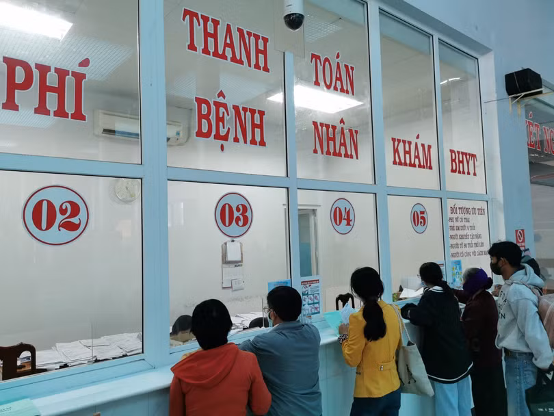 Thanh toán BHYT khi khám chữa bệnh. Ảnh: XC