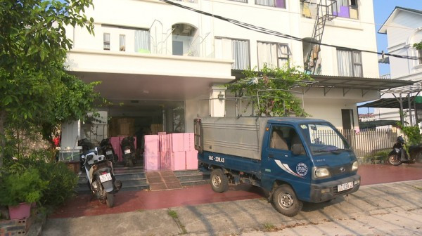 Địa điểm tập kết hàng tại khu vực phường Hạ Long, tỉnh Quảng Ninh. Địa điểm tập kết hàng tại khu vực phường Hạ Long, tỉnh Quảng Ninh.