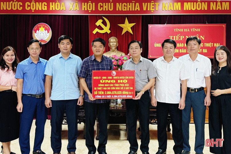 Sau hơn một tuần kêu gọi, hàng trăm cơ quan, tổ chức, cá nhân trên địa bàn Hà Tĩnh quyên góp được hơn 46,7 tỷ đồng (tính đến chiều 18/9) hỗ trợ các tỉnh miền Bắc khắc phục hậu quả cơn bão số 3. Không có tiêu đề.jpg