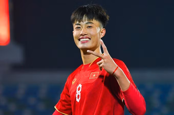 Văn Trường là đội trưởng U23 Việt Nam và là cái tên đáng tin cậy ở tuyến giữa