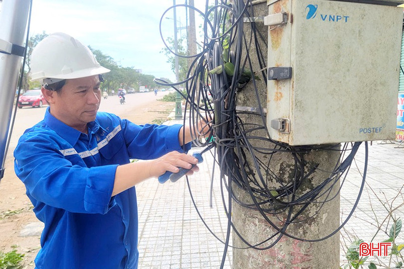 VNPT Hà Tĩnh tập trung sửa chữa các tuyến cáp quang thuê bao. bqbht_br_z6948718089512-444e6776cfe342bc08a317dbde6898ce.jpg