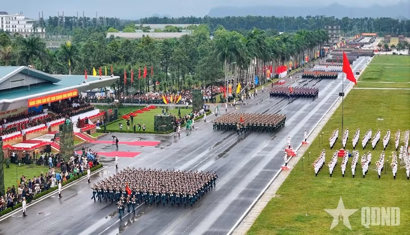 Quang cảnh tổng hợp luyện.