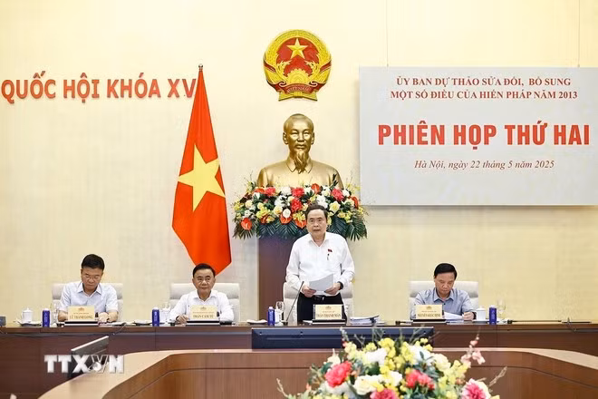 Chủ tịch Quốc hội Trần Thanh Mẫn, Chủ tịch Ủy ban dự thảo sửa đổi, bổ sung một số điều của Hiến pháp năm 2013 phát biểu. (Ảnh: Doãn Tấn/TTXVN)