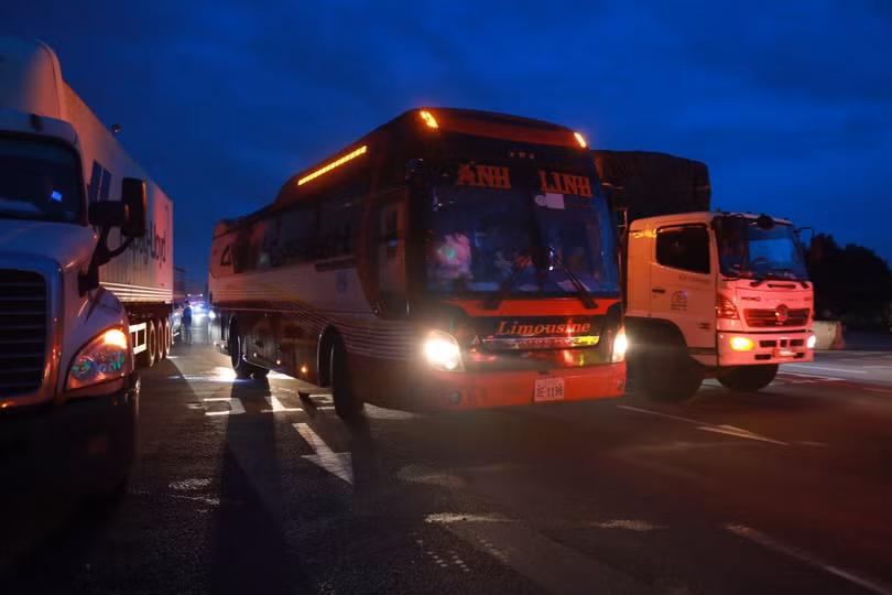 Việc áp dụng tài khoản giao thông cho nhóm khách hàng doanh nghiệp vẫn còn gặp một số vướng mắc. Ảnh minh họa: Quỳnh Danh.