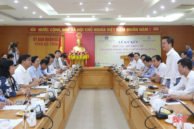 Các đại biểu tham dự lễ ký kết. 9-160.jpg