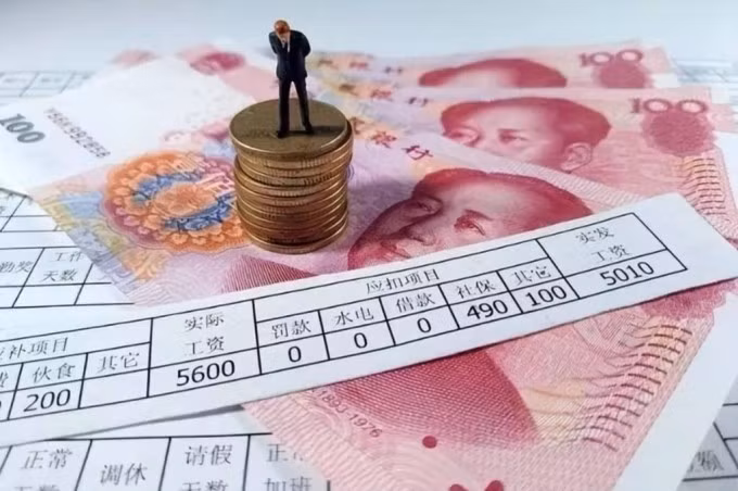 Phiếu tính lương của một công ty Trung Quốc. Ảnh: Weixin