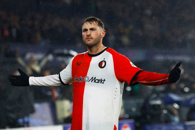 Feyenoord bất ngờ đánh bại Bayern. Feyenoord bất ngờ đánh bại Bayern.