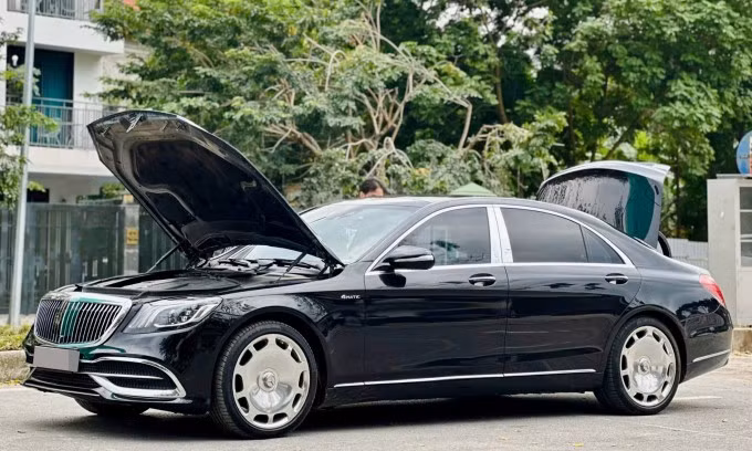 Chiếc S400 thay giảm xóc mới bị "trượt" đăng kiểm tại Hà Nội. Ảnh: Ánh Dương