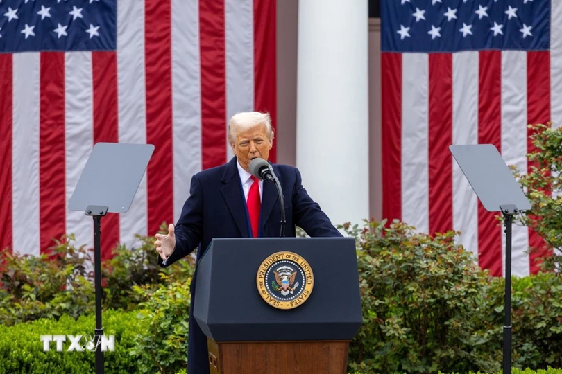 Tổng thống Mỹ Donald Trump phát biểu tại Nhà Trắng ở Washington, D.C. (Ảnh: THX/TTXVN). ttxvn-tong-thong-trump-1004jpg.png