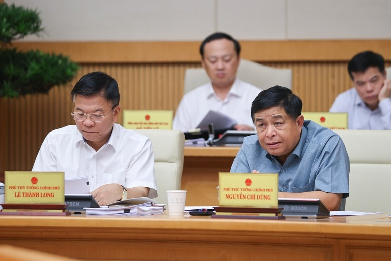 Phó Thủ tướng Nguyễn Chí Dũng phát biểu - Ảnh: VGP/Nhật Bắc Phó Thủ tướng Nguyễn Chí Dũng phát biểu - Ảnh: VGP/Nhật Bắc