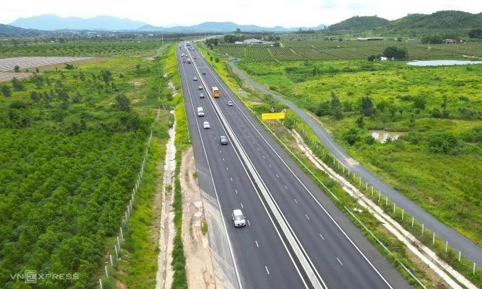Cao tốc Dầu Giây - Phan Thiết, một trong các đoạn sẽ thu phí từ 2/3. Ảnh: Việt Quốc