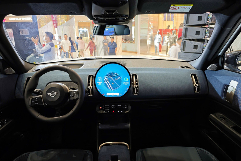 Có thể thấy cabin của Countryman vẫn mang phong cách "chuyên cơ" quen thuộc nhưng đã được tinh chỉnh thiết kế.