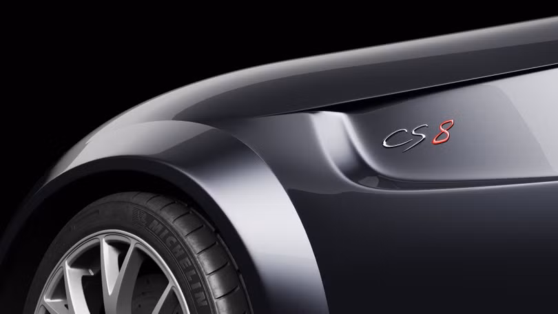 Đi kèm là bộ mâm đa chấu kích thước 19 inch, lốp Michelin Pilot Sport 4 S và kẹp phanh Brembo. Mẫu grand tourer có tổng khối lượng chỉ khoảng 1.550 kg.